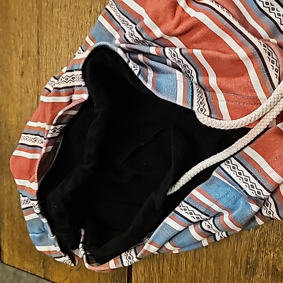 Ampersand Double Hood (M) - Picture 3 of 10